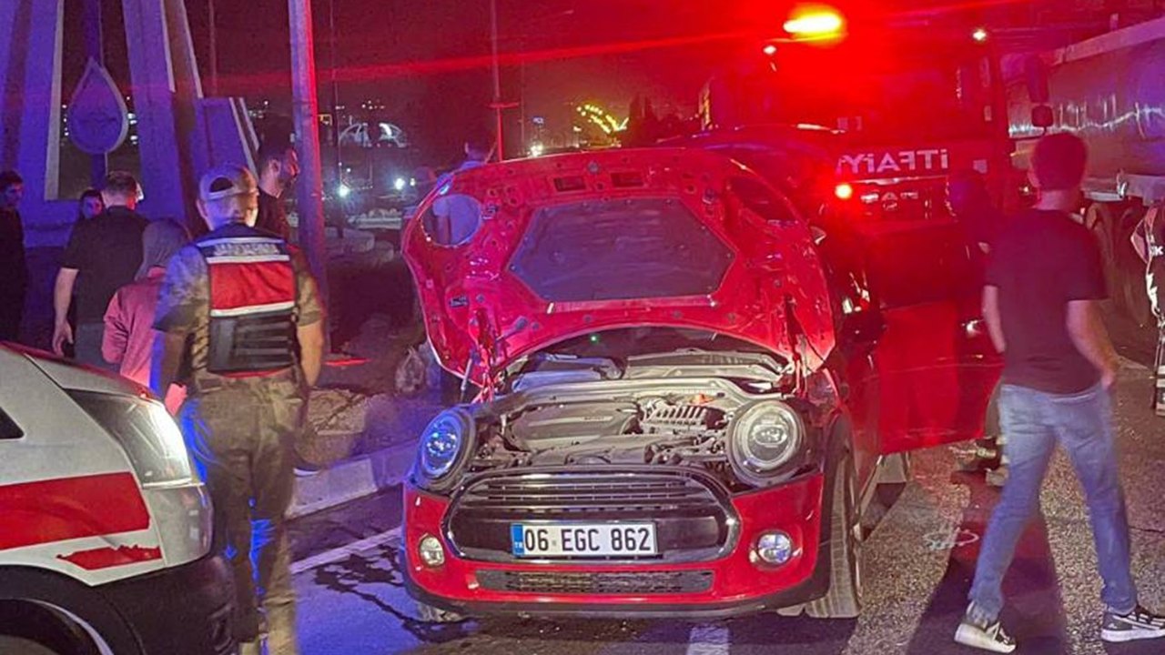 Batman-Beşiri yolunda tanker ile otomobil çarpıştı: 3 yaralı