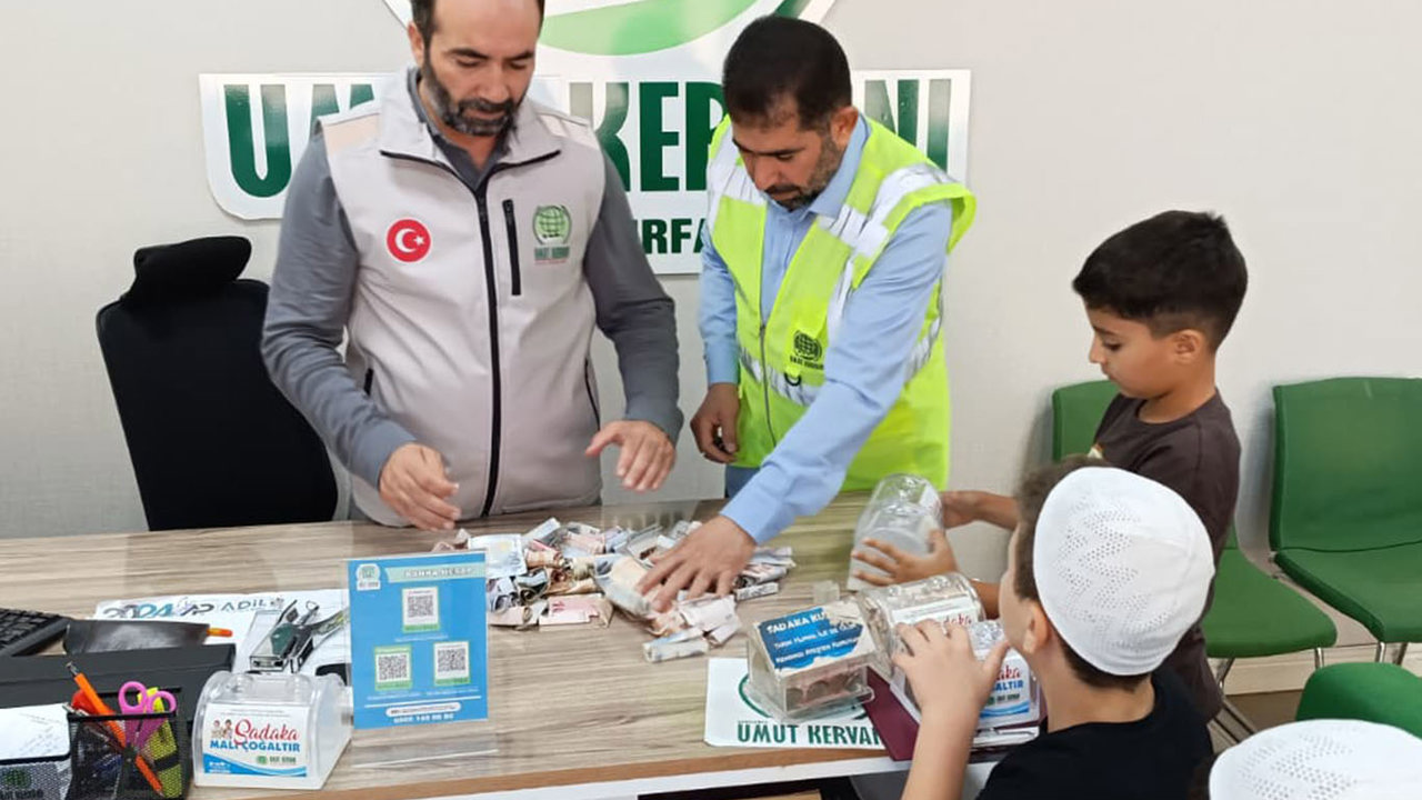 Çocuklardan Gazze Şifa Hastanesi'ne kumbaralı destek