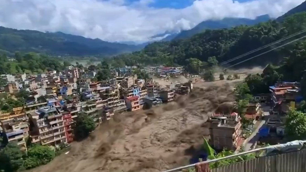 Nepal'deki sel felaketinde ölü sayısı 157'ye yükseldi, yüzlerce kişi halen kayıp