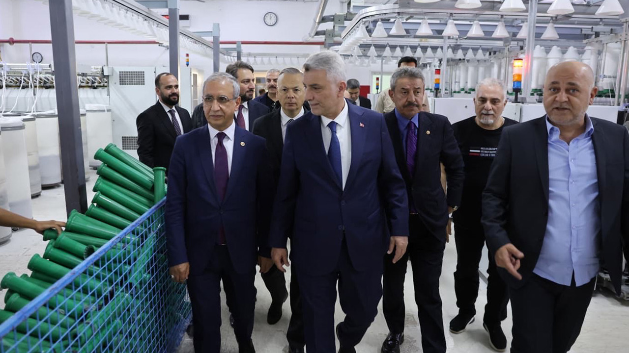 Ticaret Bakanı Bolat Halep’te sanayi bölgesini ziyaret etti