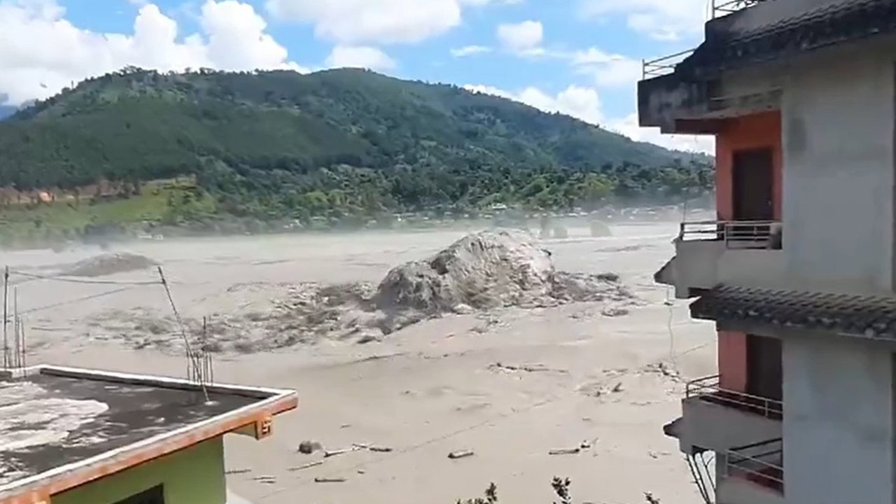 Nepal'deki sel felaketinde ölü sayısı 359'a yükseldi, yaklaşık 1500 kişi kayıp