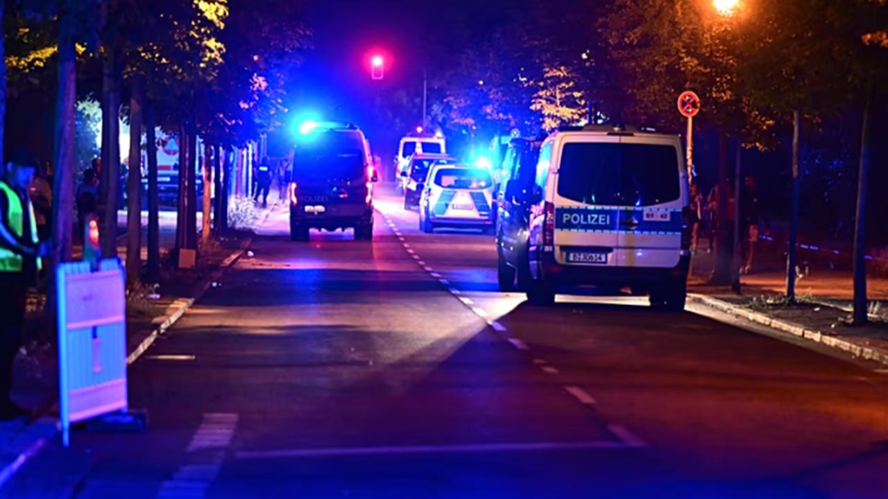 Almanya'da okulda bıçaklı saldırı: 2 ölü, 1 gözaltı