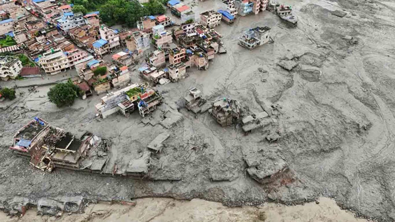 Nepal'deki selde hayatını kaybedenlerin sayısı 469'a yükseldi