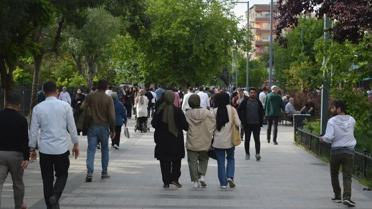 Türkiye'de 55 yaş ve üzeri nüfus, çocukları geride bıraktı
