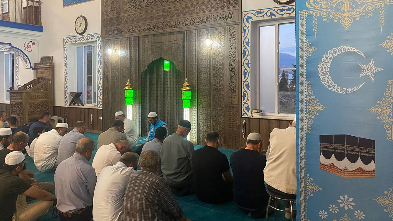 Mevlid-i Nebi Haftası'nda sabah namazı buluşması