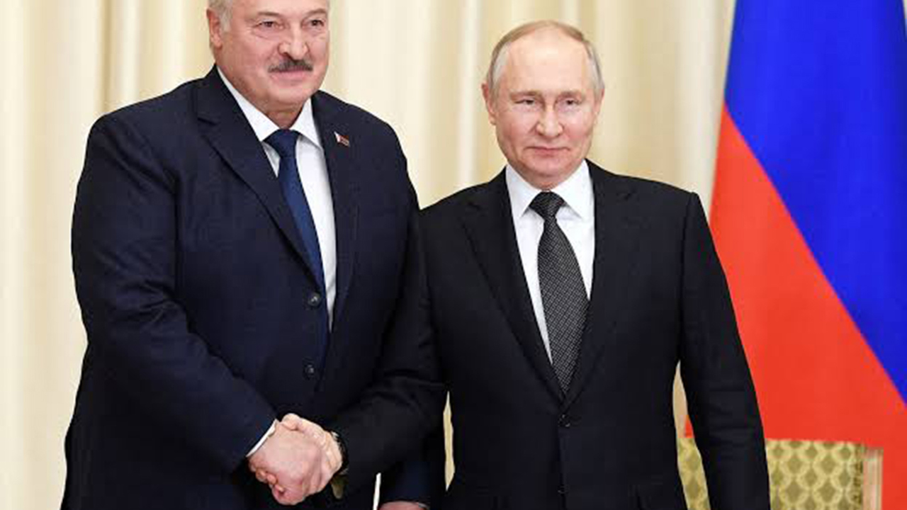 Putin ve Lukaşenko Moskova'da bir araya geldi