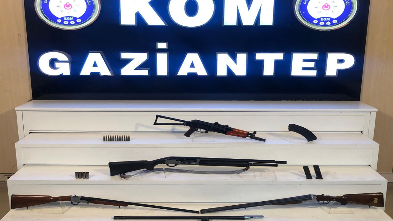 Gaziantep’te çok sayıda silah ve mühimmat ele geçirildi