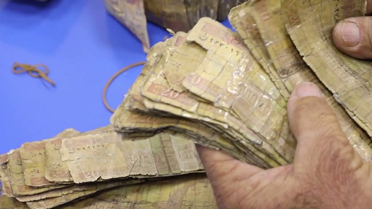 Afganistan Merkez Bankası, yıpranmış nakit paraları yeni banknotlarla değiştirdi