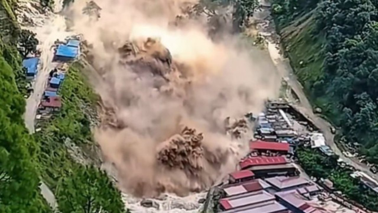 Nepal'deki sel felaketinde ölü sayısı 1000'i geçti: 4 bin 600 kayıp var
