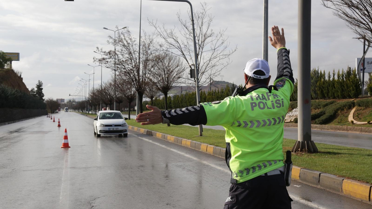 Eskişehir’de bin 258 araç trafikten men edildi