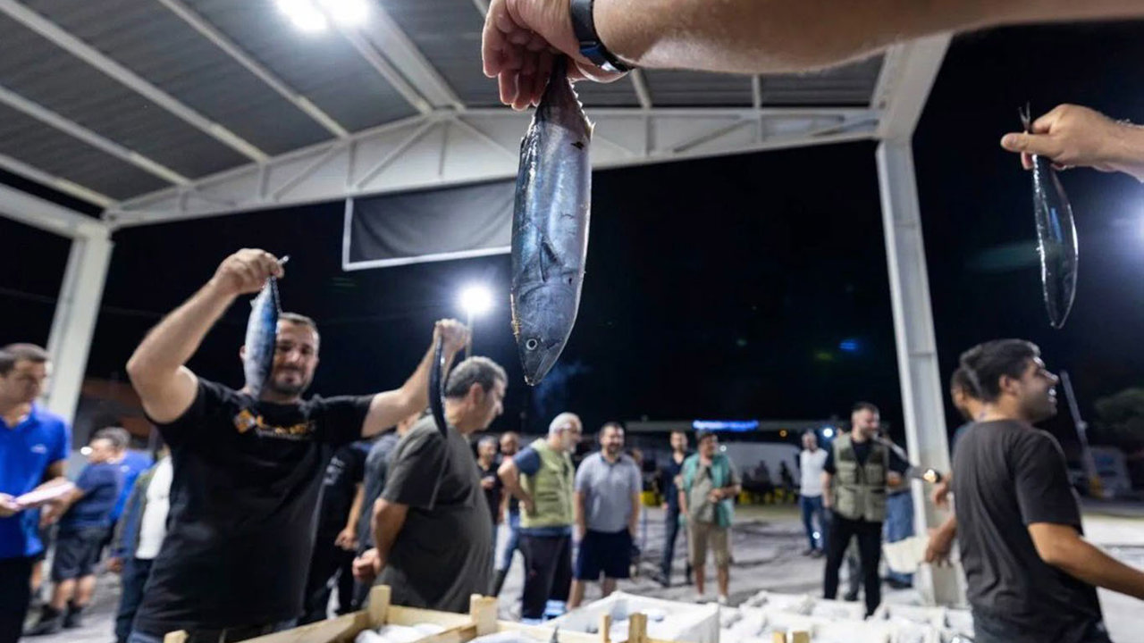 İzmir'de balıkçılar yeni sezona "Vira Bismillah" diyerek başladı