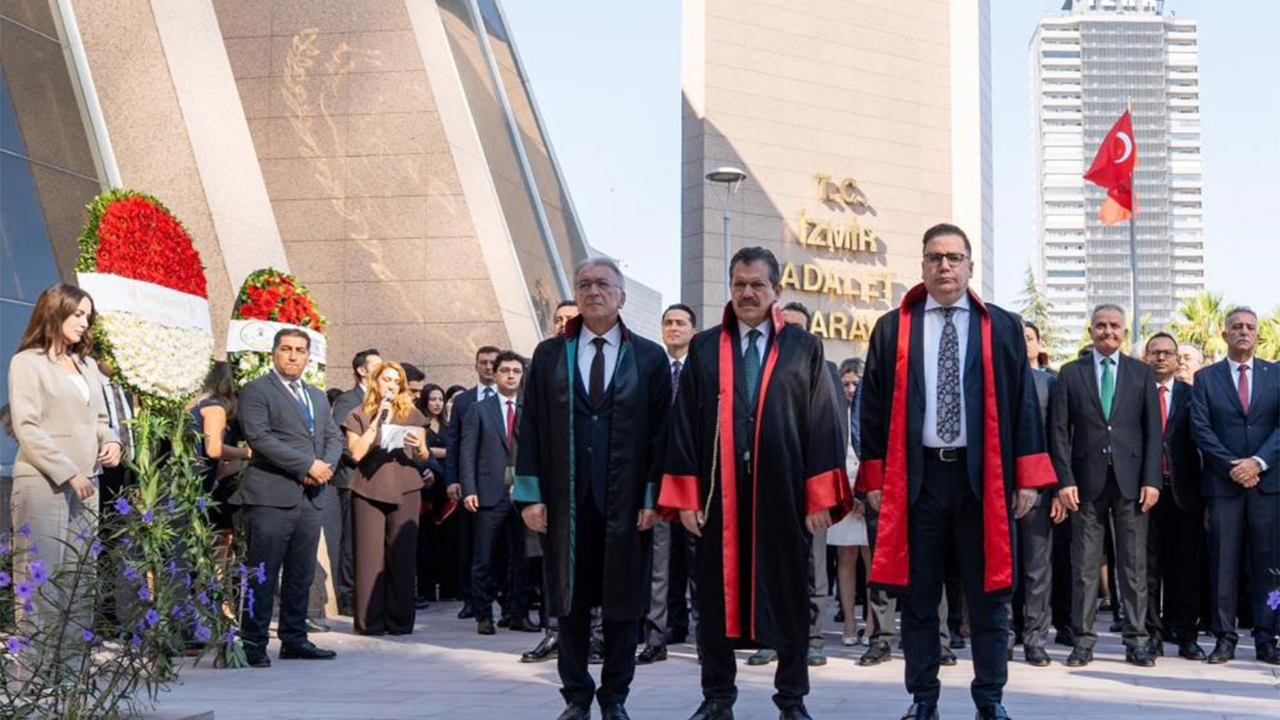 İzmir Adliyesi'nde yeni adli yıl başladı