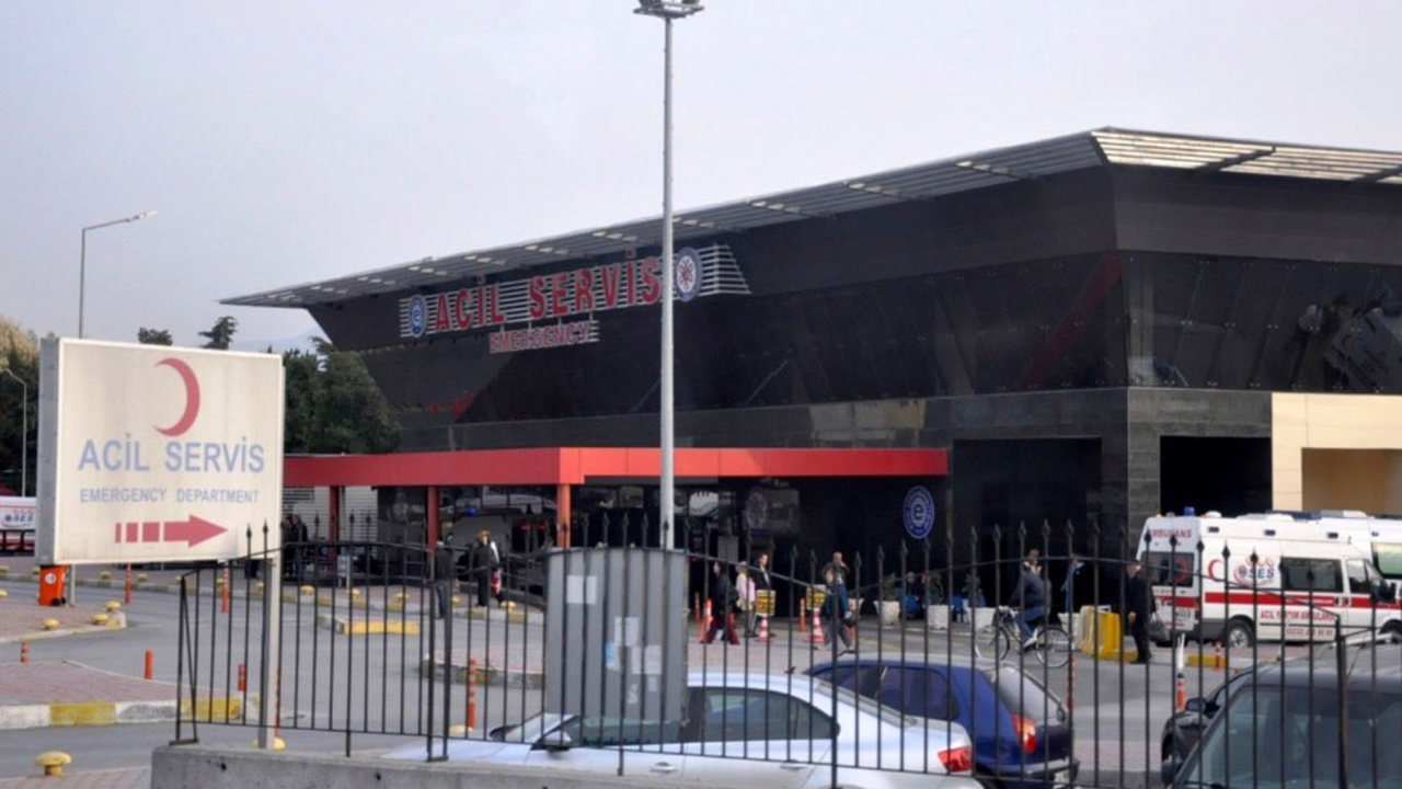 Bornova'da kayıp olarak aranan kişi aracının yanında bilinci kapalı bulundu