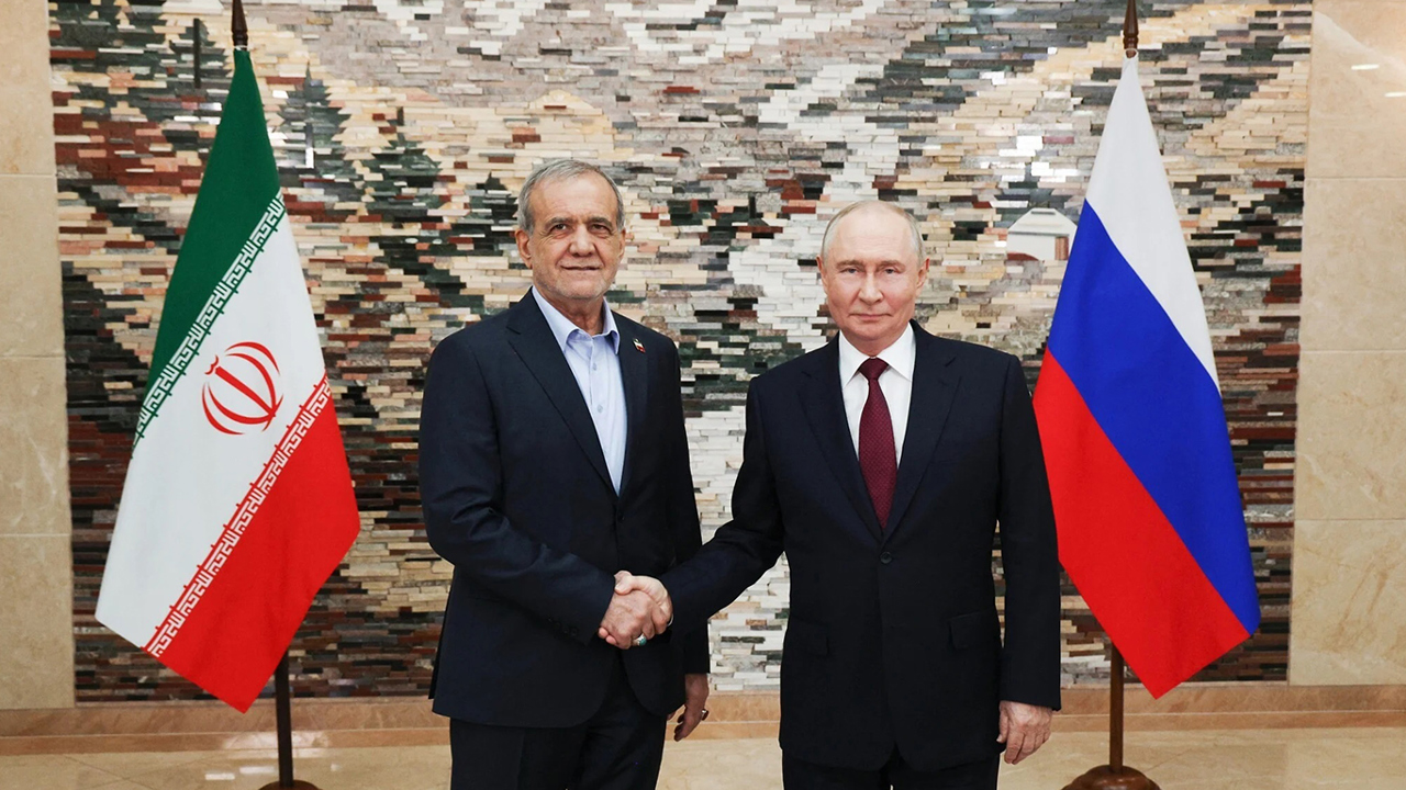 Pezeşkiyen ile Putin Bişkek'te bir araya geldi