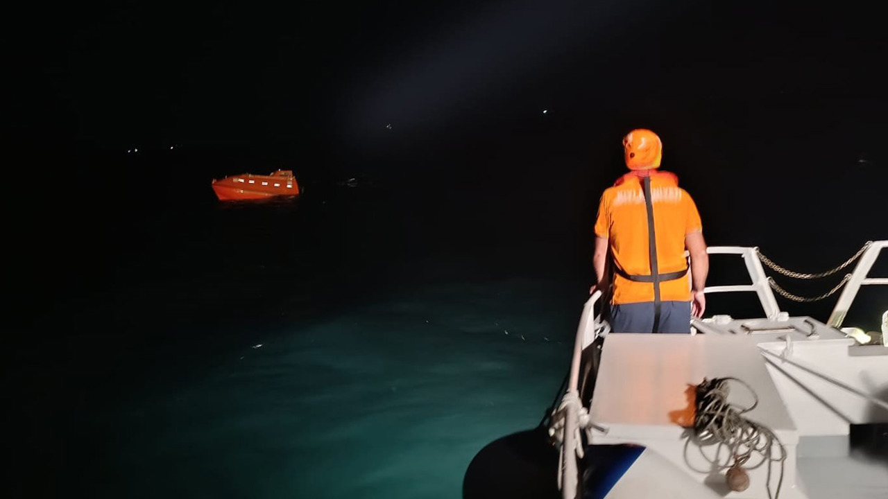 Marmara Denizi’nde iki gemi çarpıştı: Kuru yük gemisi battı