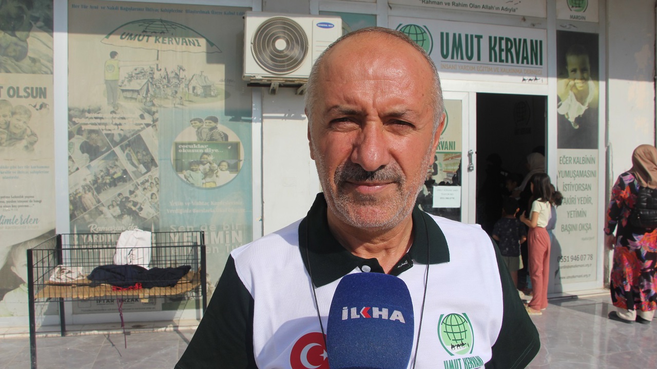 Umut Kervanından Mardin'de onlarca aileye kırtasiye yardımı