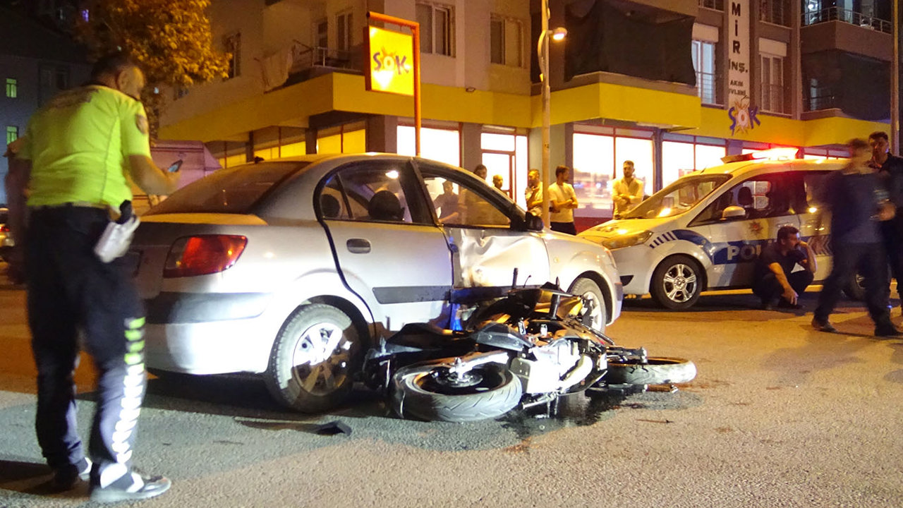 Malatya'da motosiklet ile otomobil çarpıştı: 2 yaralı