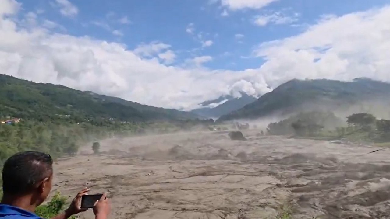 Nepal'deki sel felaketinde ölü sayısı 1200'ü aştı
