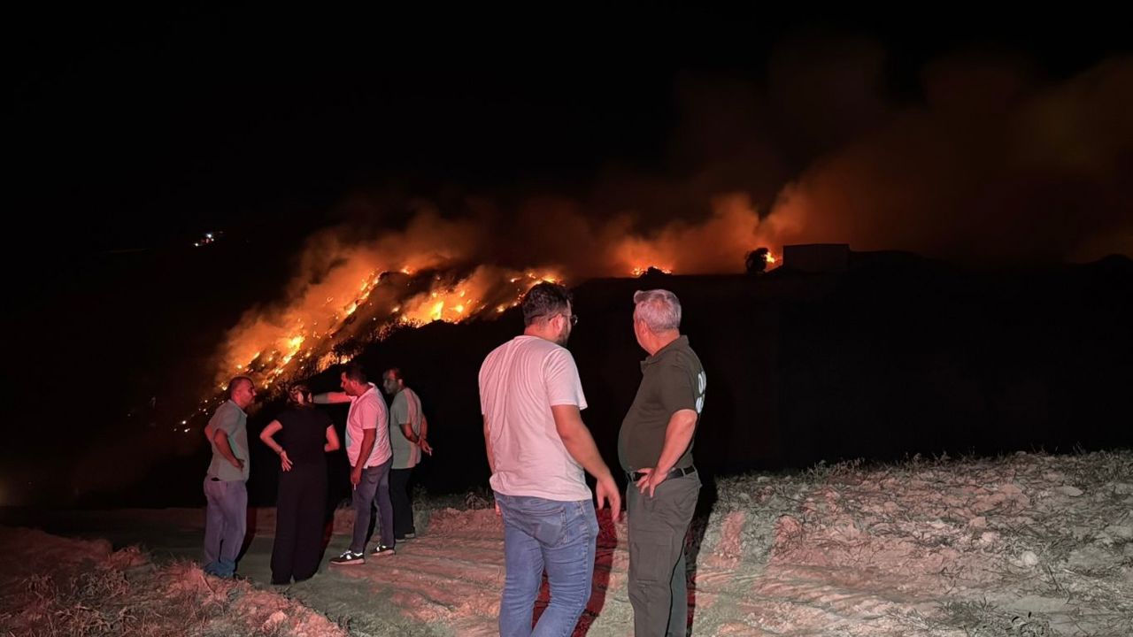 Adana'da çöp ve molozların bulunduğu alanda çıkan yangın söndürüldü