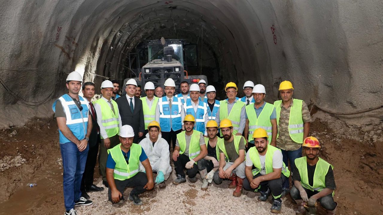 Kurtalan-Siirt Demiryolu Projesi'nde fiziki gerçekleşme yüzde 30'a ulaştı
