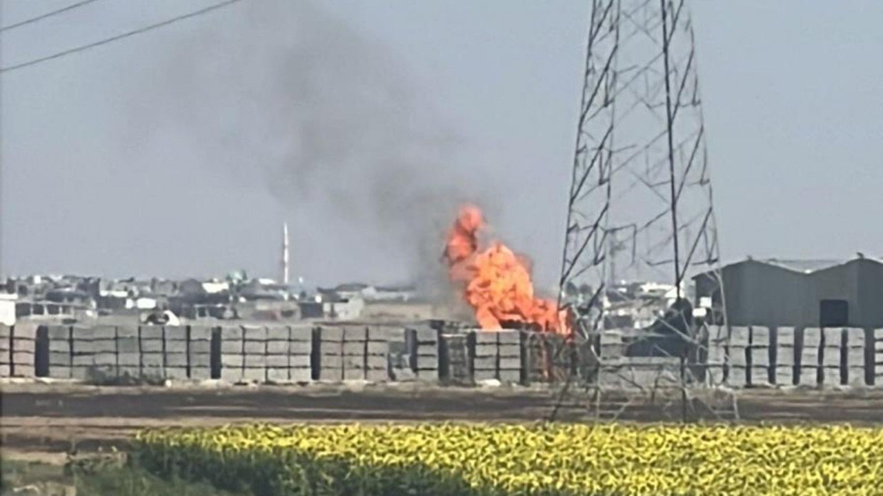 Mardin’de tarlada çıkan yangın hazır parke paletlerine sıçradı
