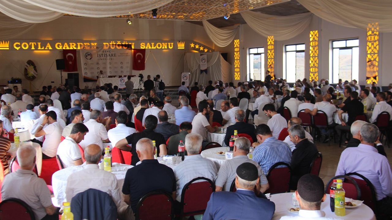 Bingöl'de "Aile, Bağımlılık ve Değerler Eğitimi" Çalıştayı önemli çözüm önerileri sunuyor