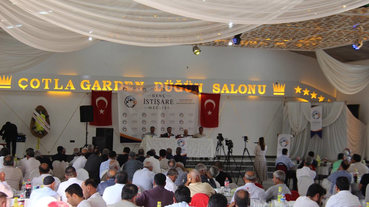 Prof. Dr. Yaşaroğlu: Aileyi ayakta tutmak için hepimizin sorumluluk alması gerekiyor
