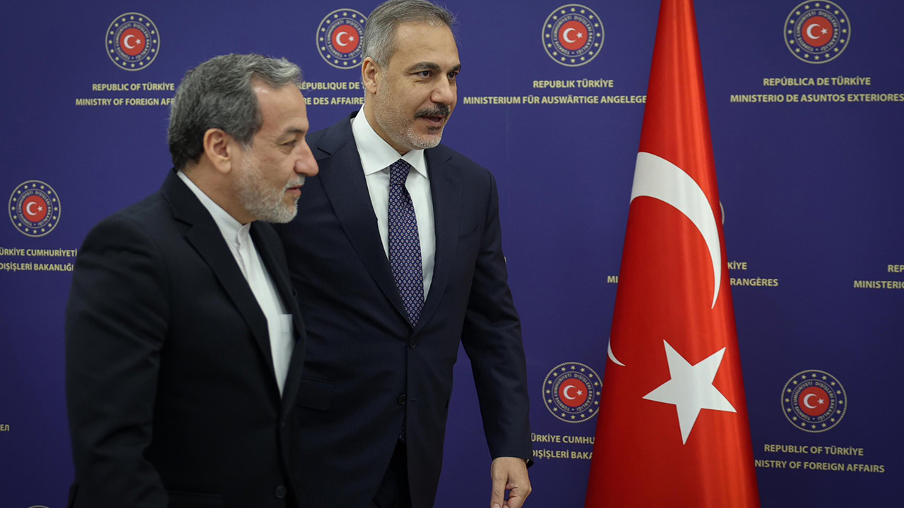 Dışişleri Bakanı Fidan, İranlı mevkidaşı Arakçi ile görüştü
