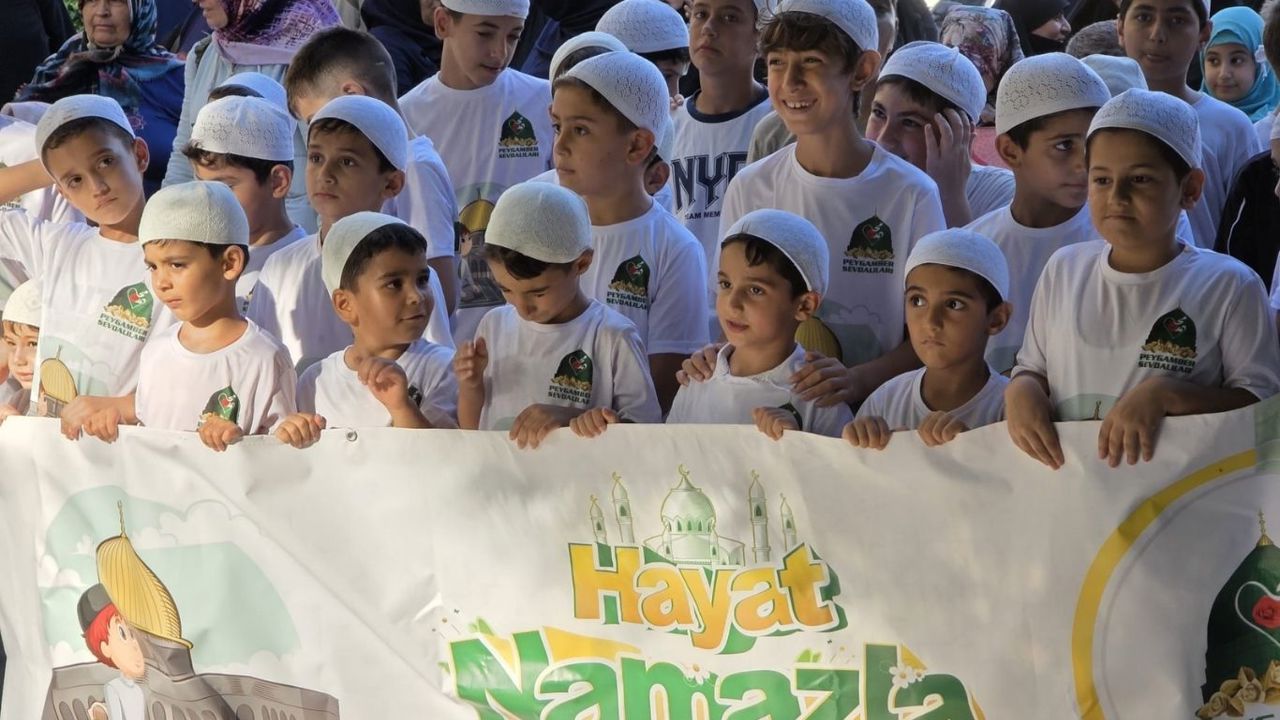 Tarsus'ta "Hayat Namazla Güzeldir" programı düzenlendi