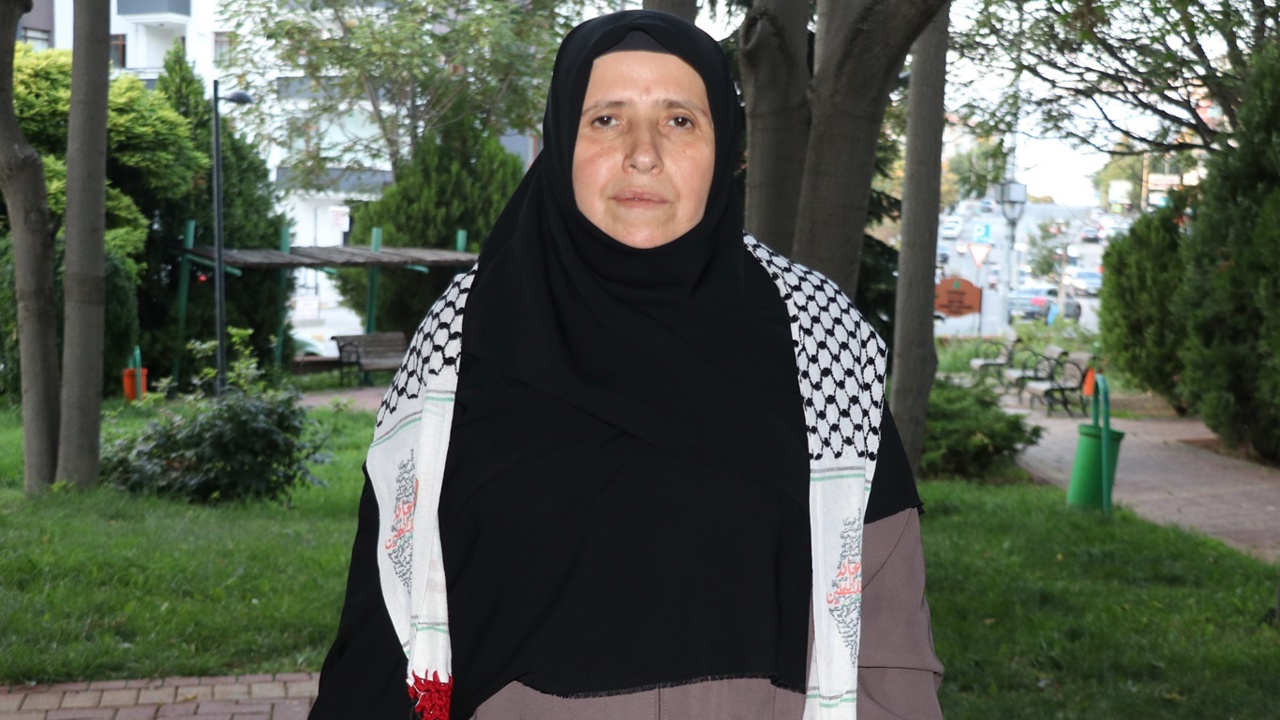 Eğitimci Şenoğlu: Tesettürümüz kulluğumuzun gereğidir