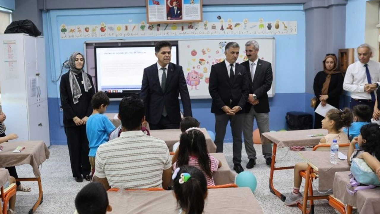 Mersin İl Millî Eğitim Müdürü'nden "Uyum Haftasında" okul ziyareti