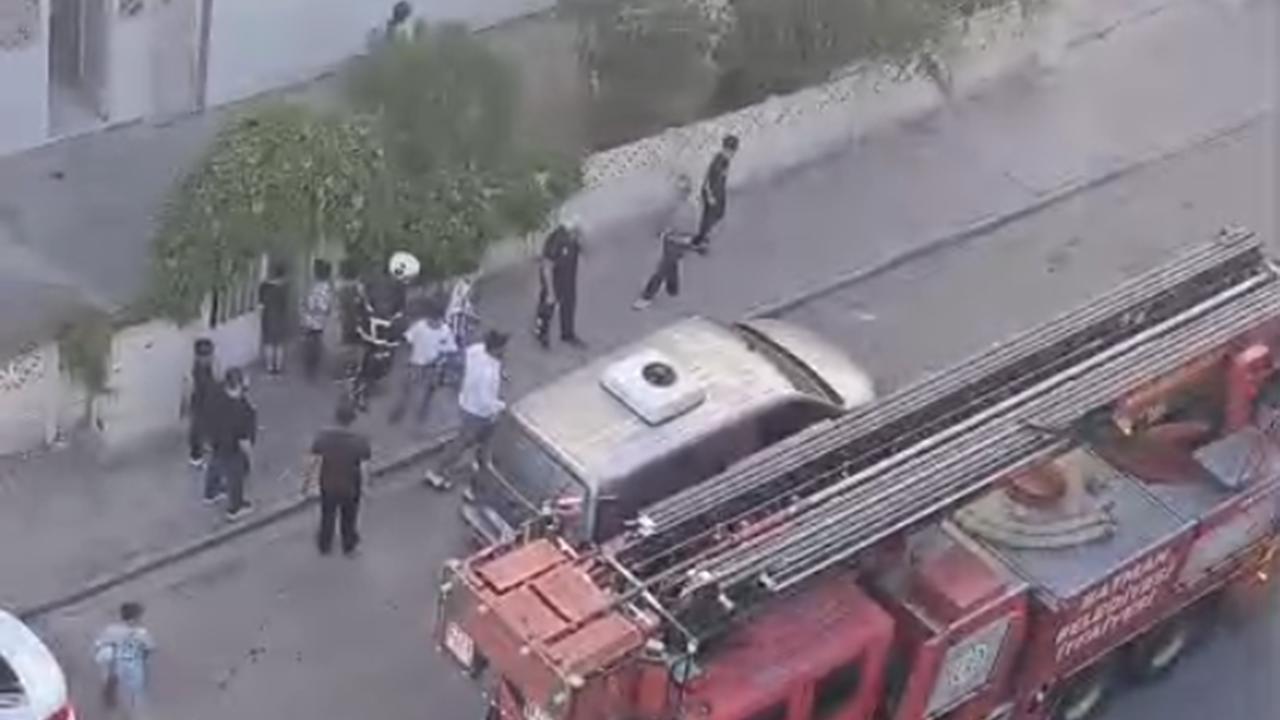 Asansörde yangın paniği: İçeride mahsur kalan kişi kurtarıldı