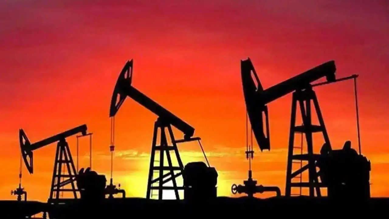 Brent petrol 98,47 dolara yükseldi