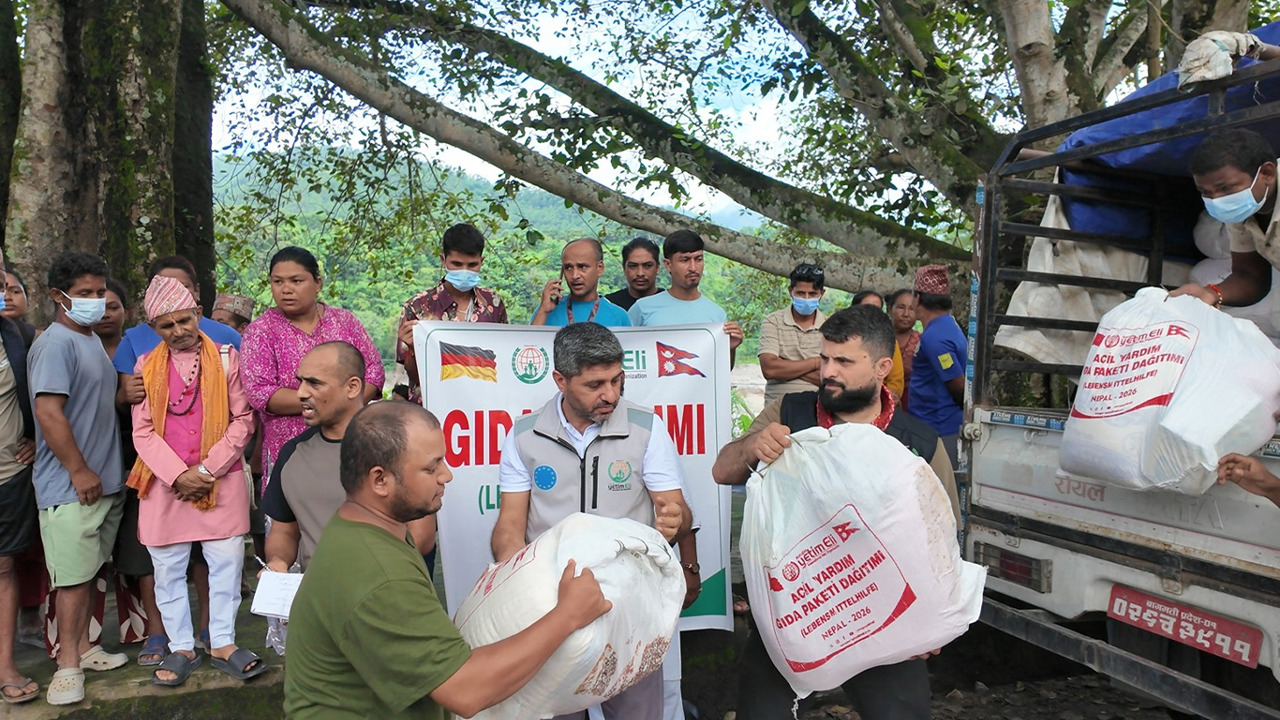 Avrupa Yetim Eli'nden selin vurduğu Nepal'e acil yardım