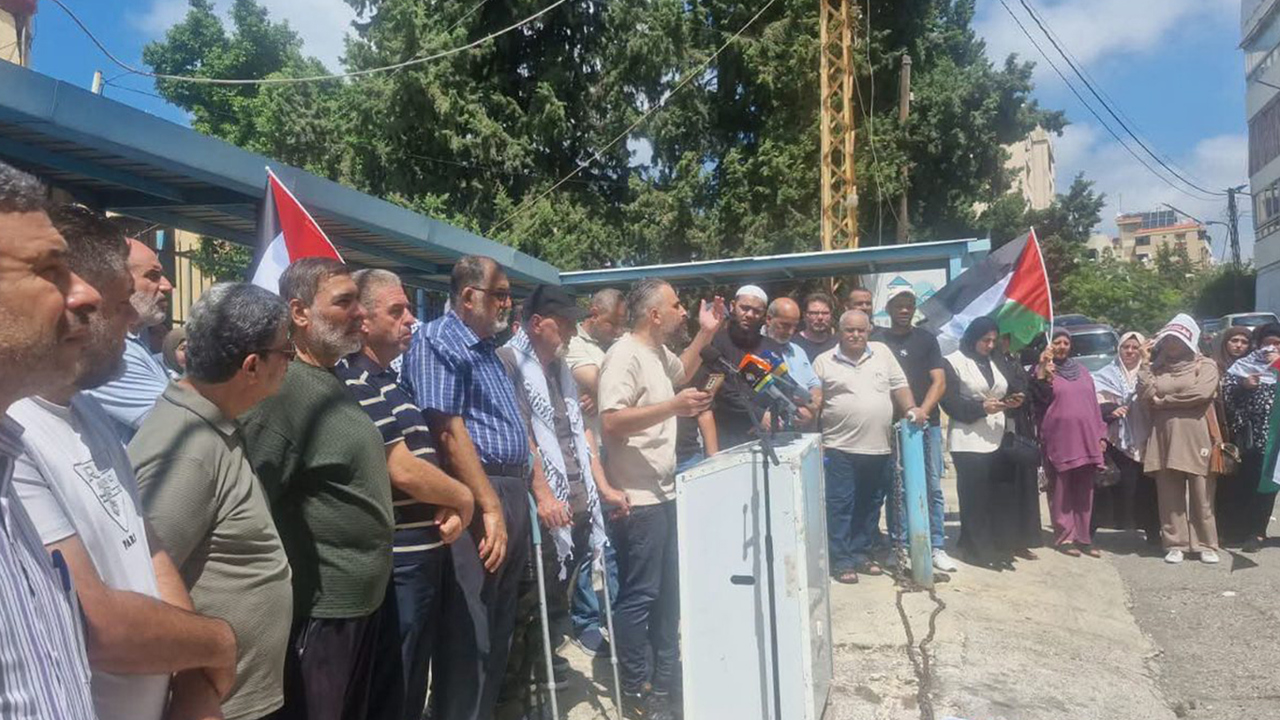 Lübnan'daki Filistinli mülteciler UNRWA'nın hizmet kısıtlamalarını protesto etti