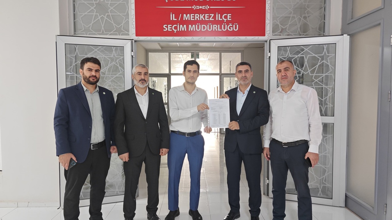 HÜDA PAR Bingöl İl Başkanı Butaku mazbatasını alarak göreve başladı
