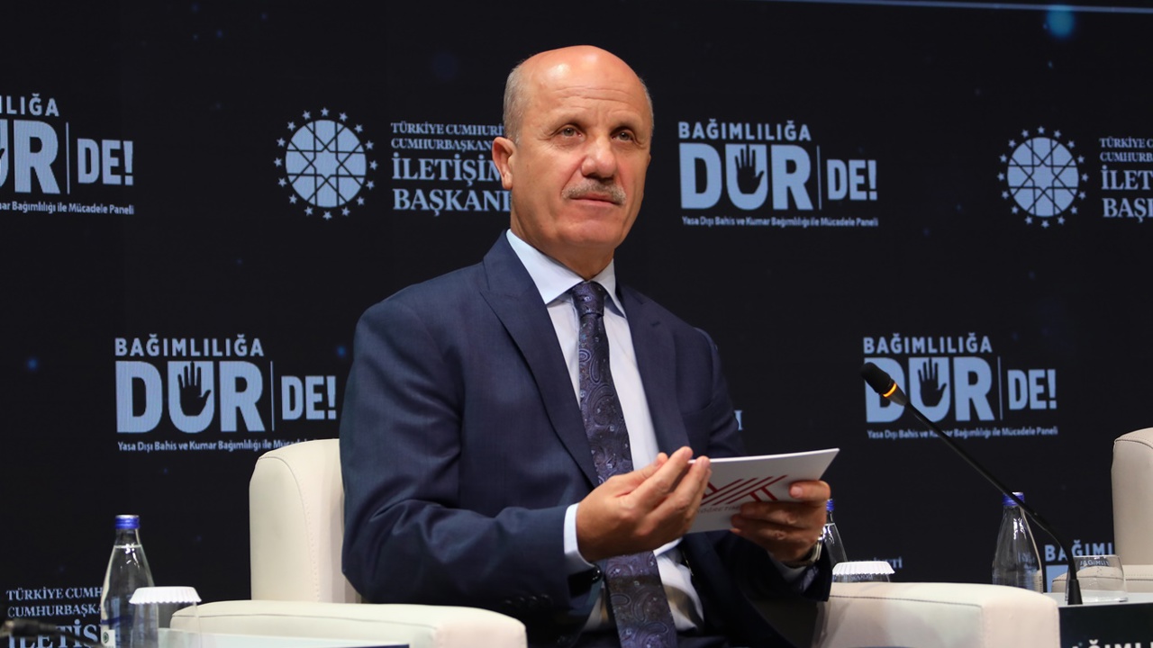 YÖK Başkanı Özvar: Gençlerimize yalnızca "Uzak durun" veya "Yasak" demekle yetinmemeliyiz