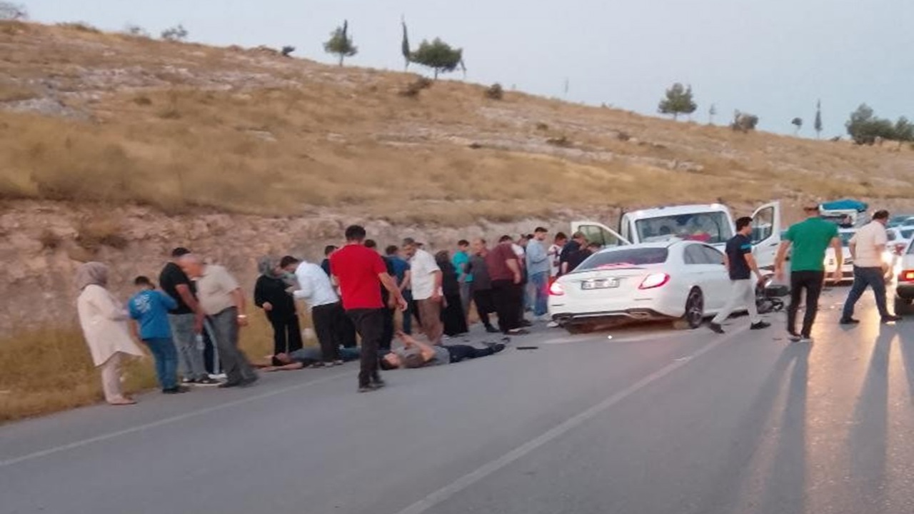 Gaziantep'te iki aracın çarpıştığı kazada 3 kişi yaralandı