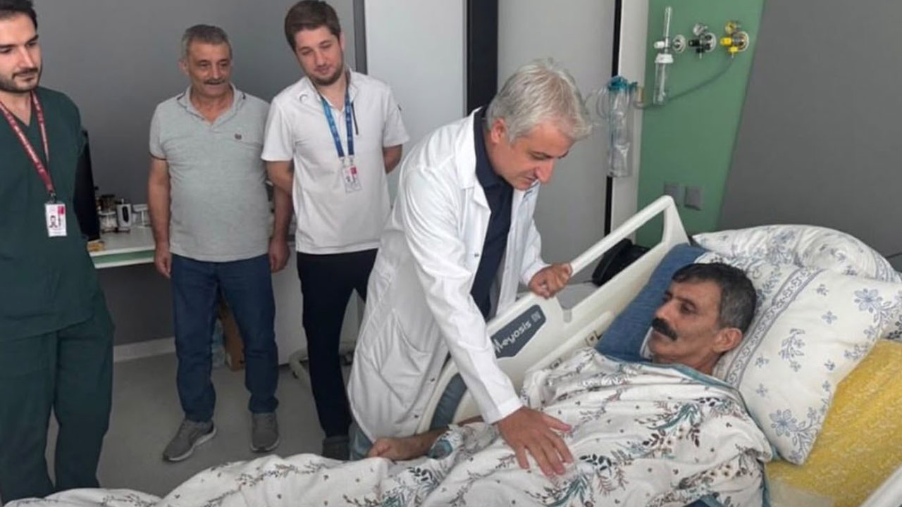 İzmir’de 57 yaşındaki hastanın böbreğinden 2,5 kiloluk kitle çıkarıldı