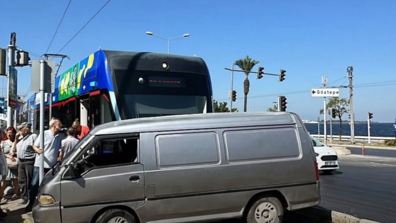 İzmir'de kırmızı ışık ihlali  kazaya yol açtı