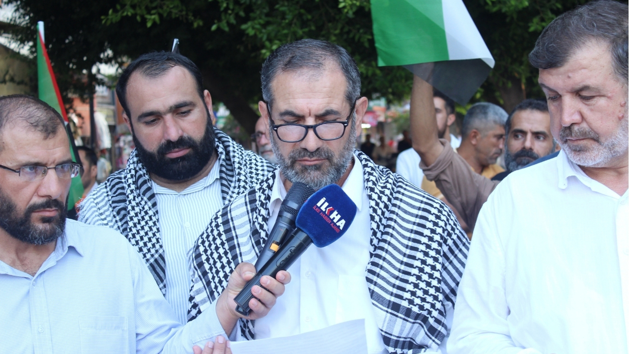 Tarsus'ta "Gazze'de vahşete ve okulların yıkılmasına dur de" çağrısı