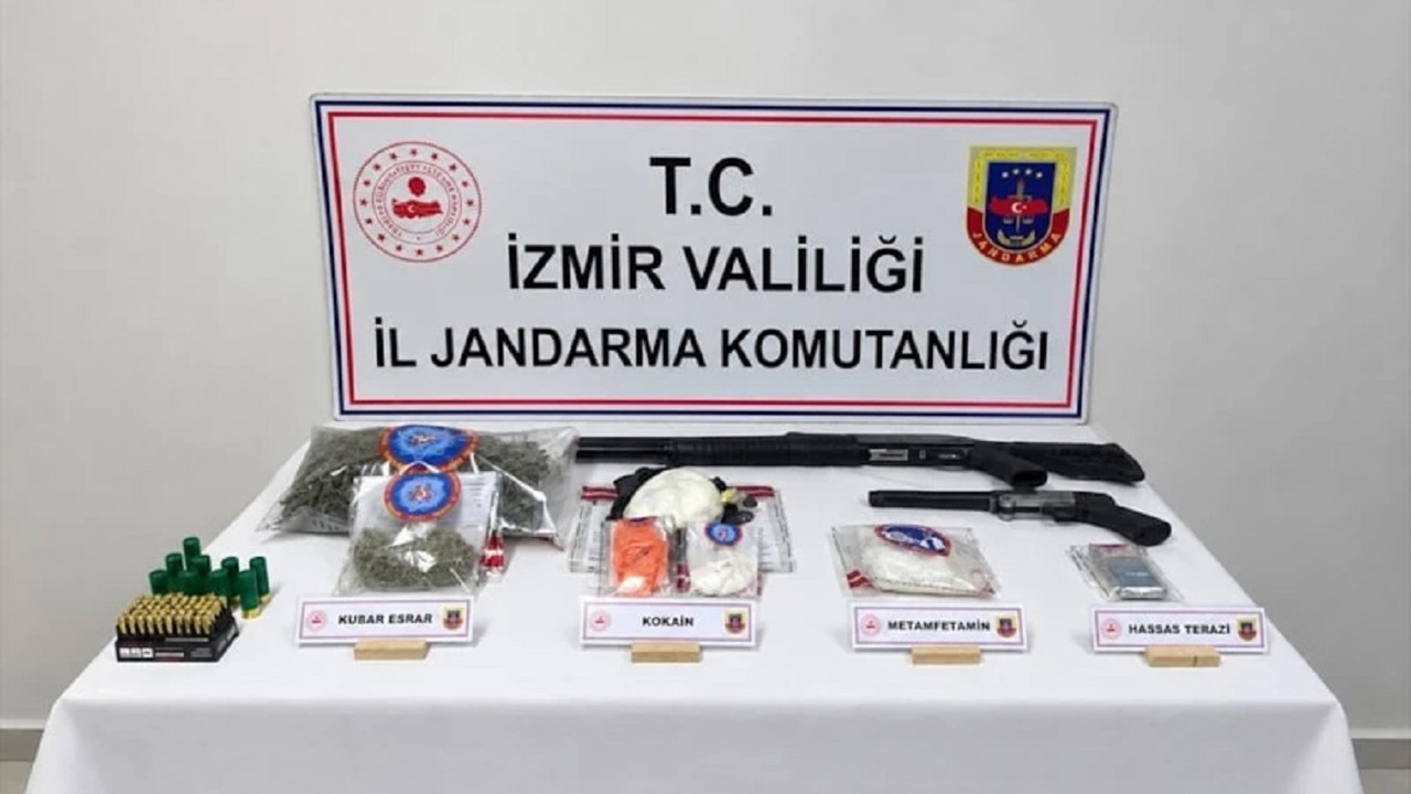 İzmir'de uyuşturucu operasyonu: 8 gözaltı