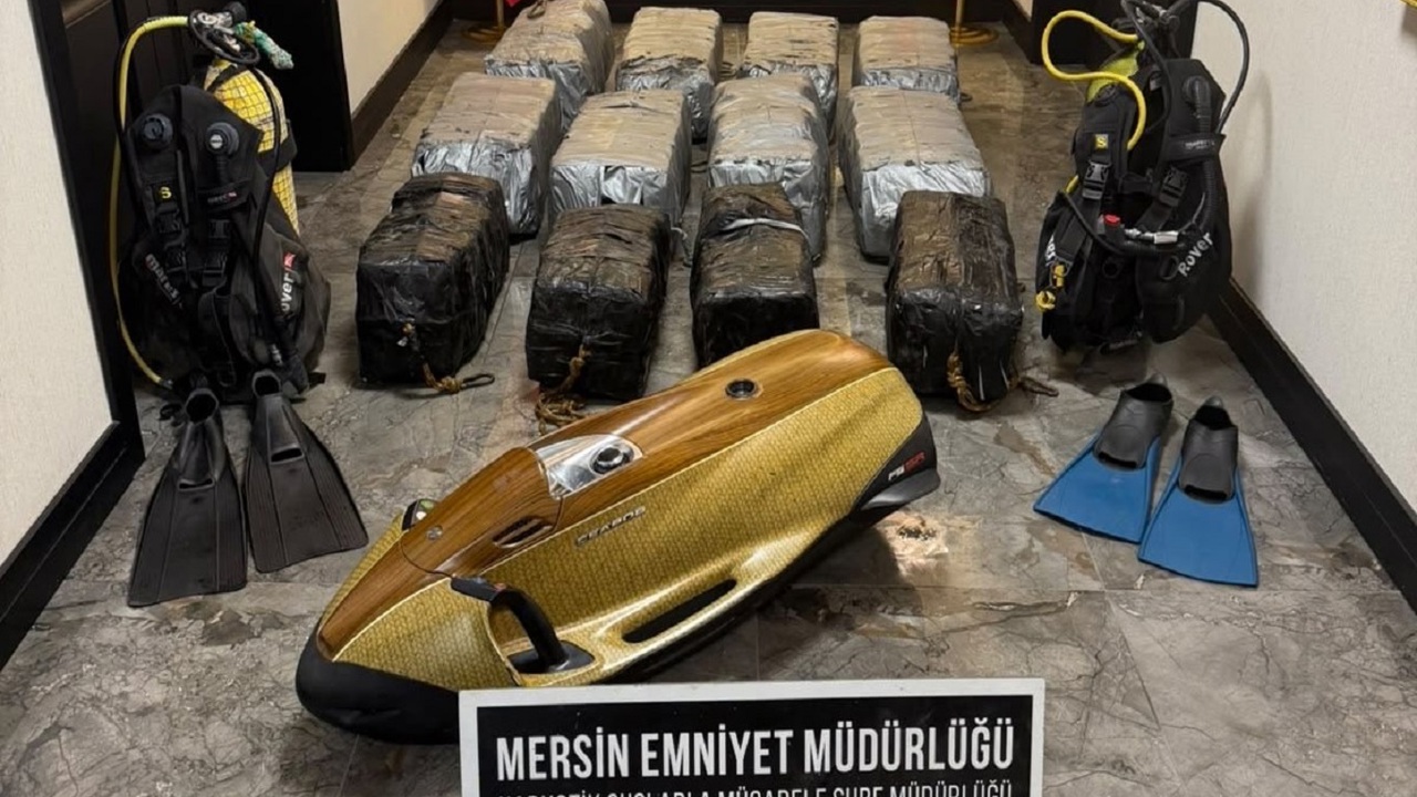 Mersin Limanı'ndaki gemide 350 kilogram kokain ele geçirildi