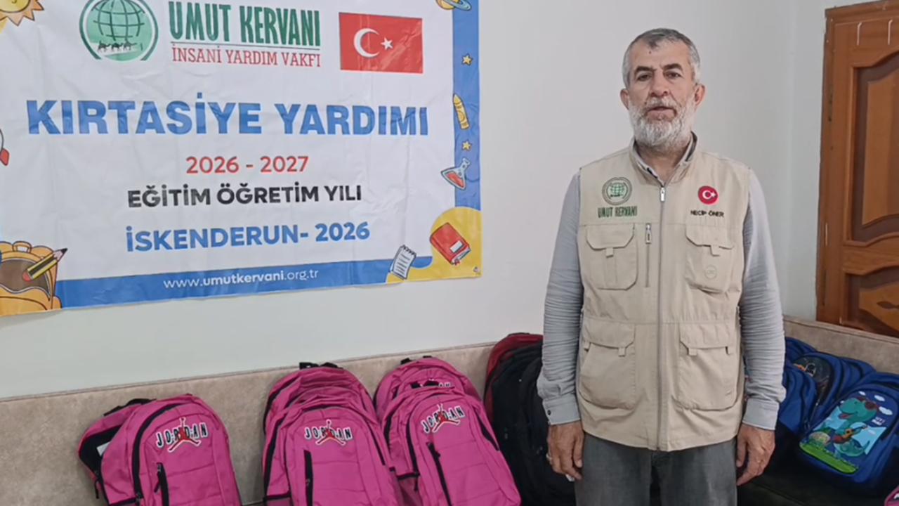 Umut Kervanı'ndan İskenderun’da ihtiyaç sahibi öğrencilere kırtasiye yardımı