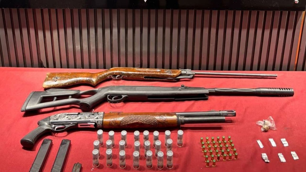 Gaziantep'te 4 tüfek ve 57 captagon hap ele geçirildi: 4 gözaltı