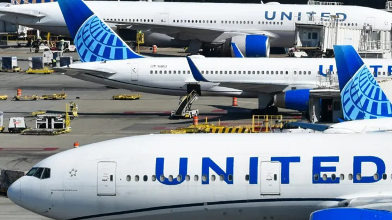 United Airlines'ın yolcu uçaklarıyla siyonist rejime binlerce askeri sevkiyat