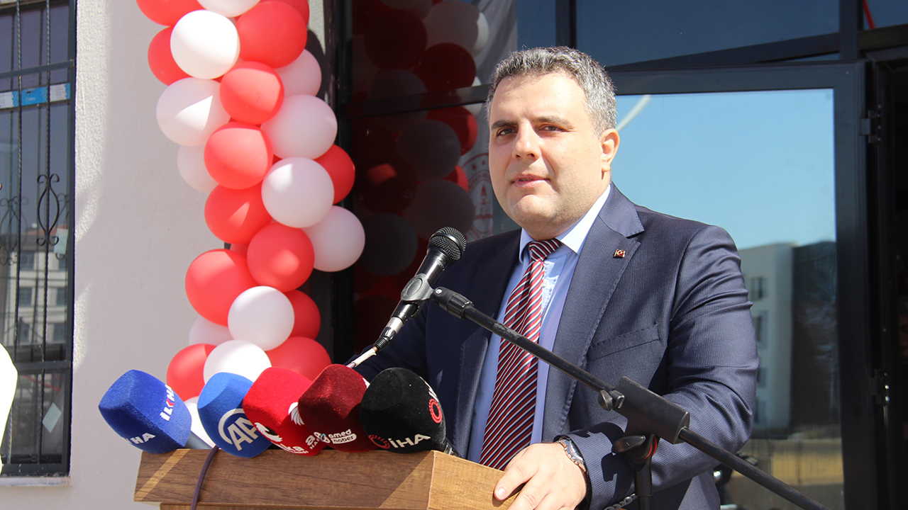 Diyarbakır'da hizmete açılan okulda "İlköğretim Haftası" kutlandı