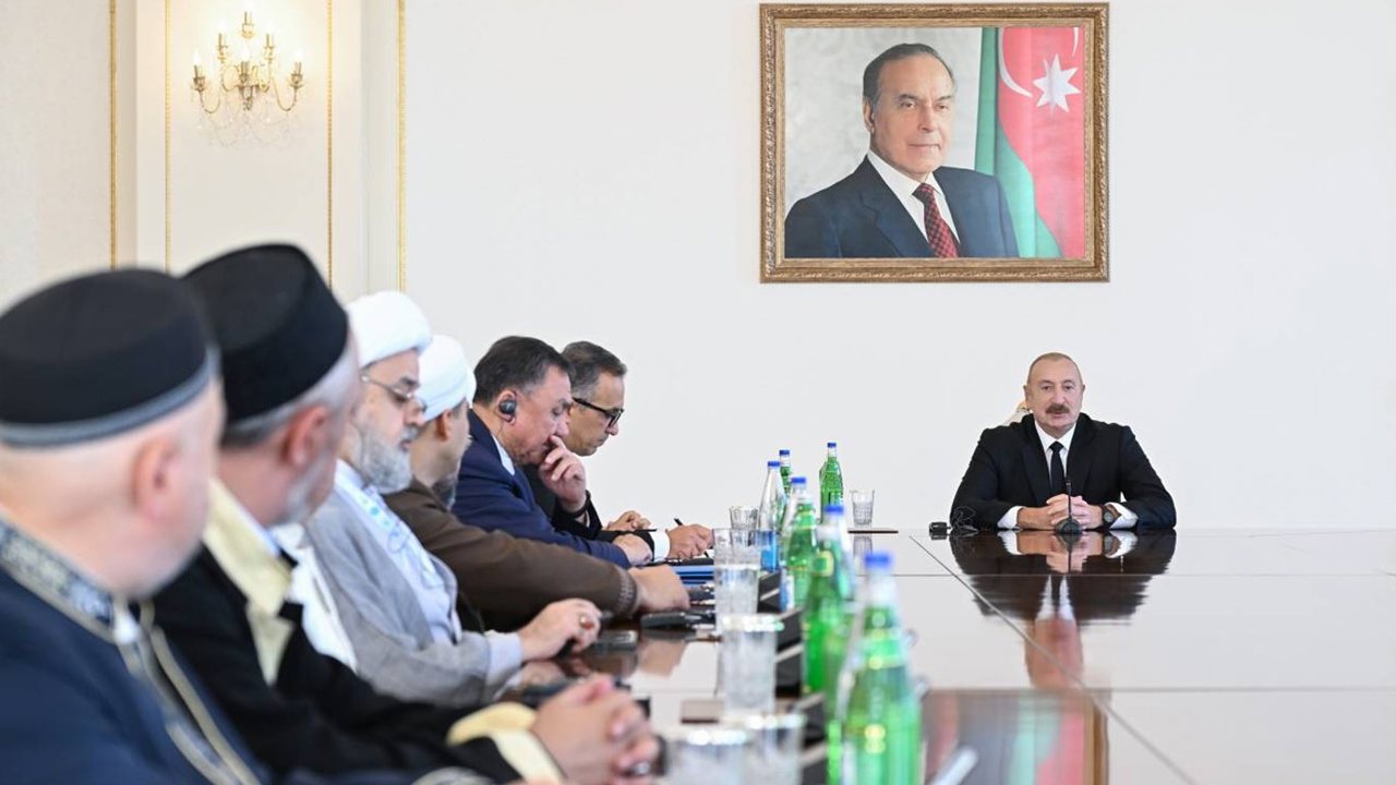 Aliyev: Dinimize ve İslam dünyasına karşı ilan edilmemiş bir savaş yürütülüyor