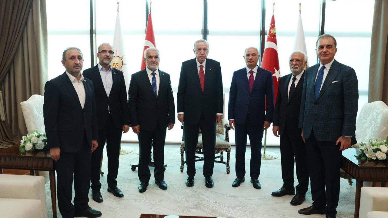 HÜDA PAR Genel Başkanı Yapıcıoğlu, Cumhurbaşkanı Erdoğan ile bir araya geldi