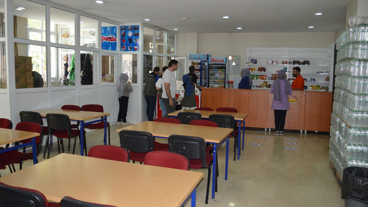 Okul kantinlerinde yeni dönem: Tostlara peynir zorunluluğu, birçok ürüne satış yasağı